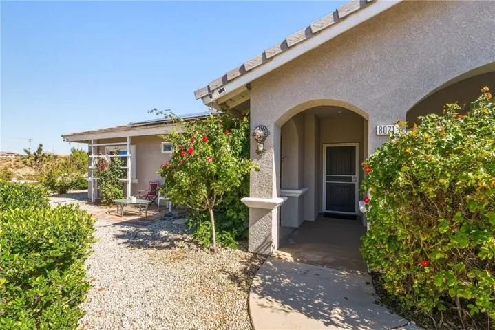 8071 Anaconda Avenue, Hesperia, California 92344 — photo 4