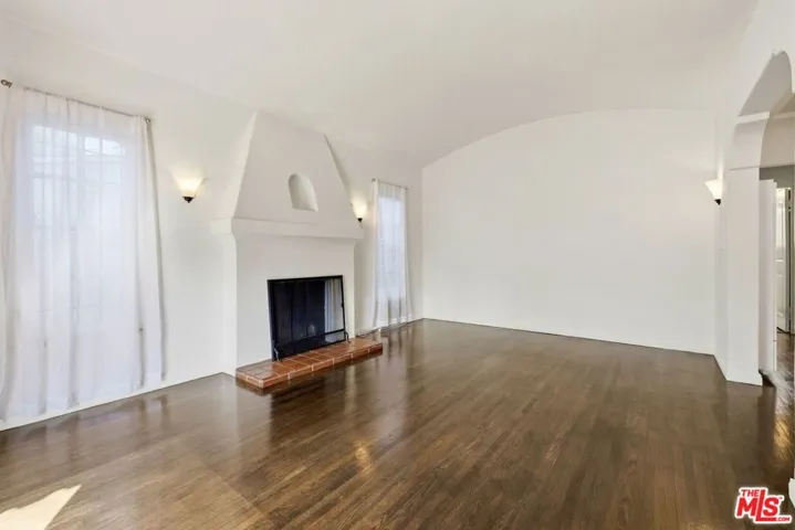 8415 Rosewood Avenue, West Hollywood, California 90048 — photo 4