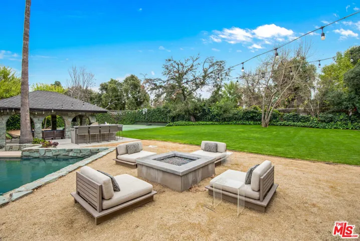 17352 Magnolia Boulevard, Encino, California 91316 — photo 5