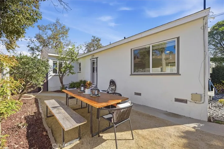Backyard dining