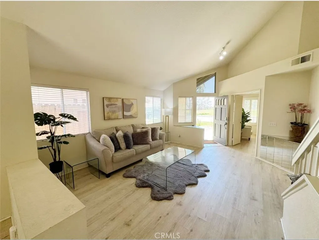 gallery-image 3