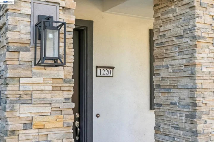 1216 Walters Ct, Concord, California 94520 — photo 4