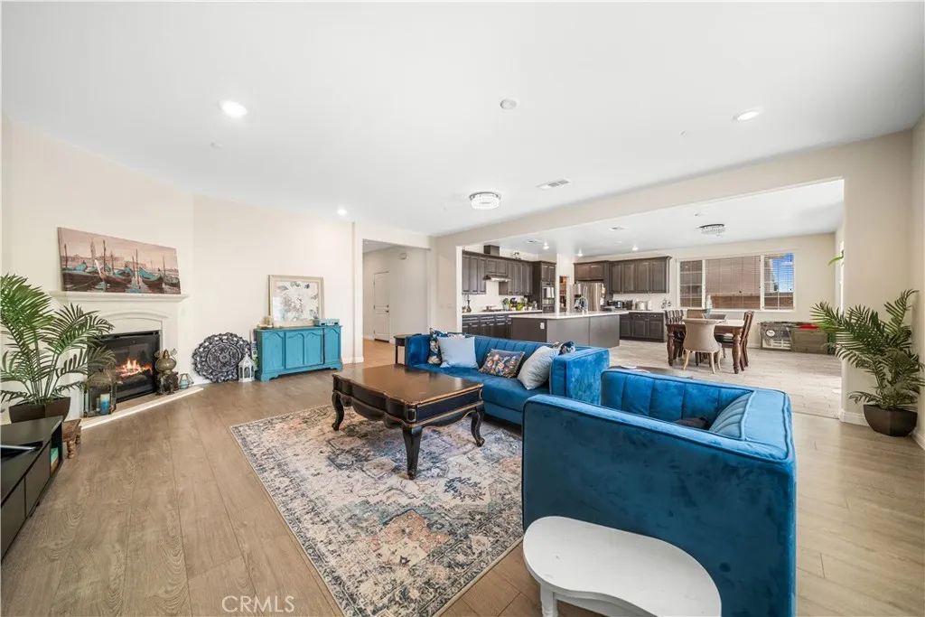 gallery-image 4