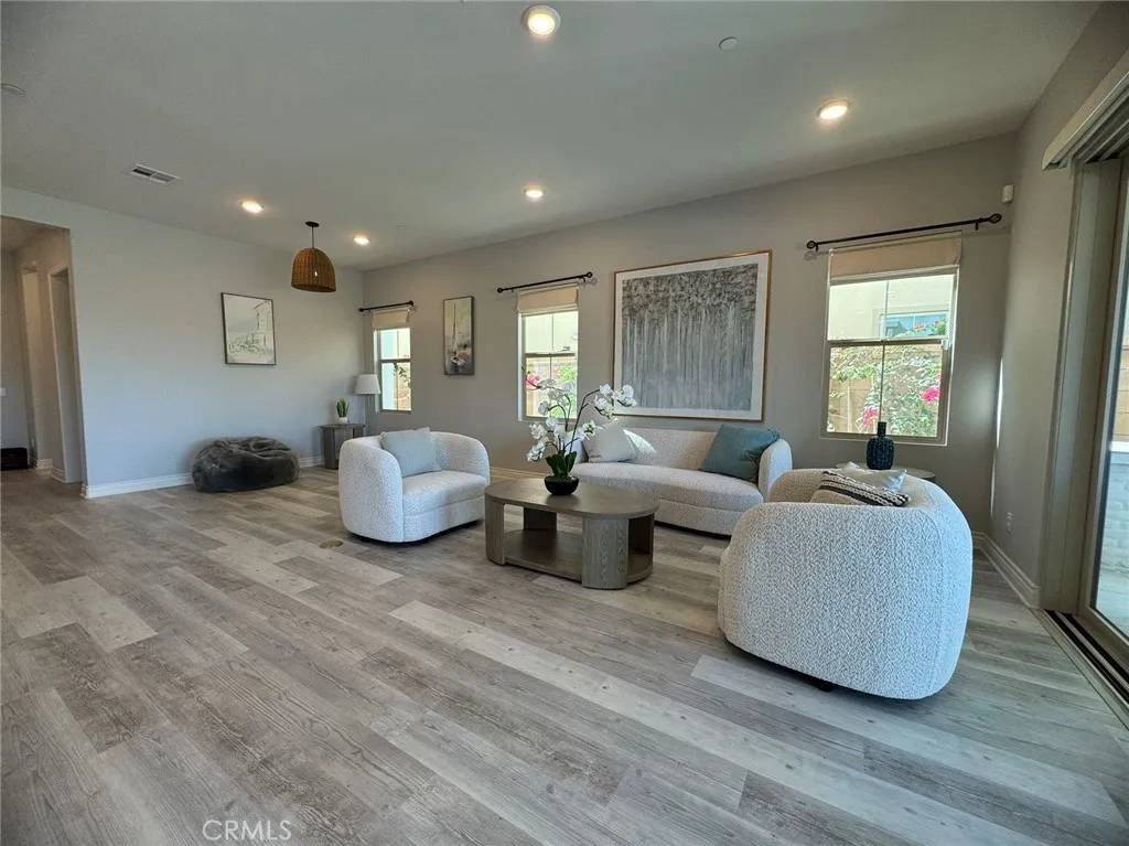 gallery-image 4