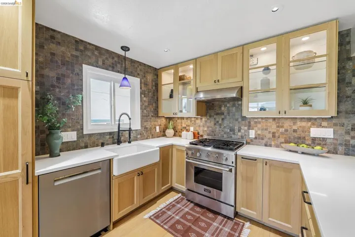 4614 Fairbairn Ave, Oakland, California 94619 — photo 4