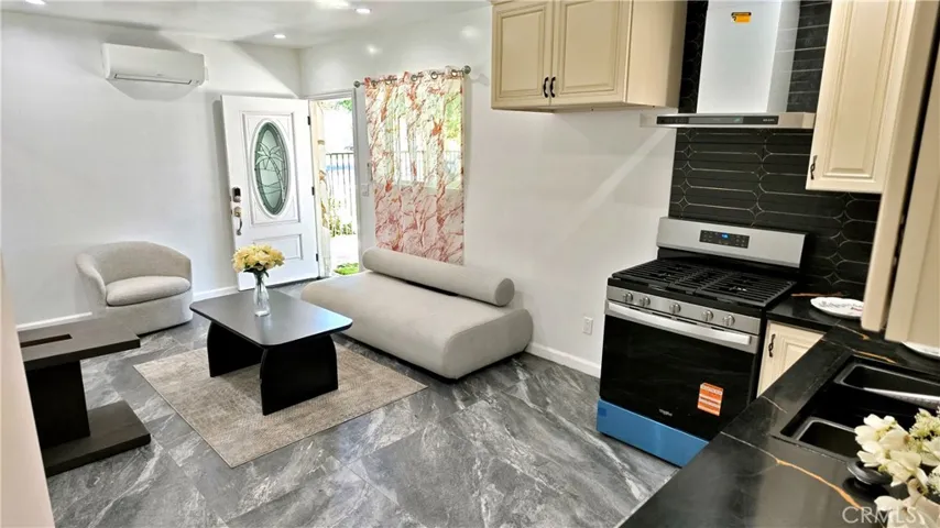 18116 Schoenborn, Northridge, California 91325 — photo 5