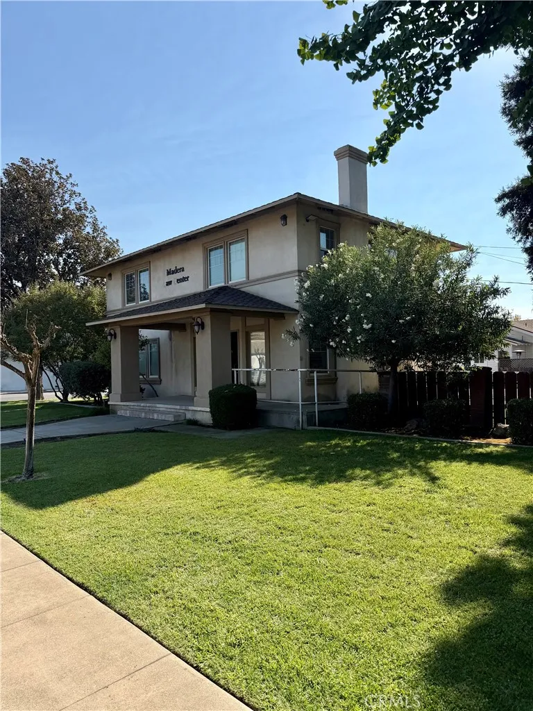 400 W Yosemite Ave