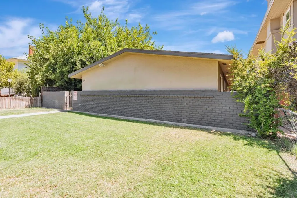 360 N Calaveras St
