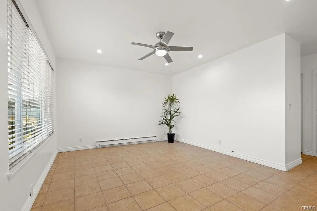 10220 Ascot Cir