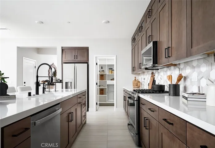 3710 Crossen Drive, Corona, California 92883 — photo 4