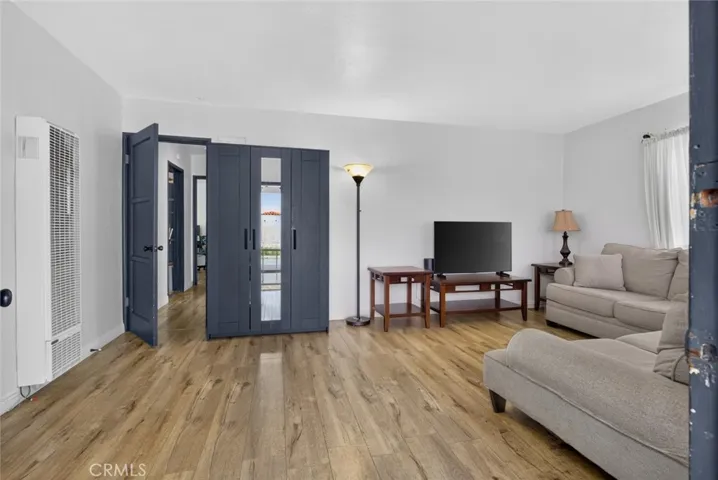 1530 W 81st Street, Los Angeles, California 90047 — photo 5