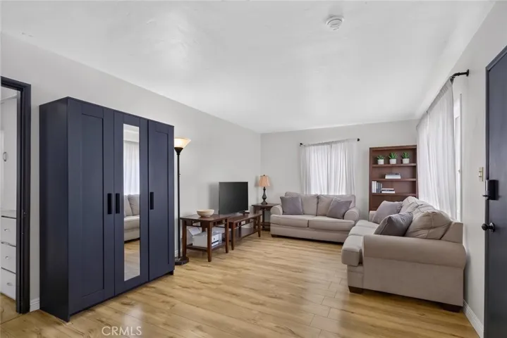 1530 W 81st Street, Los Angeles, California 90047 — photo 4