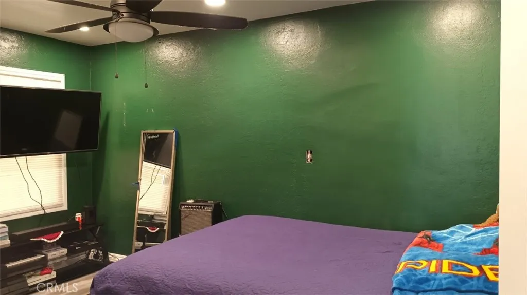 2 BEDROOM