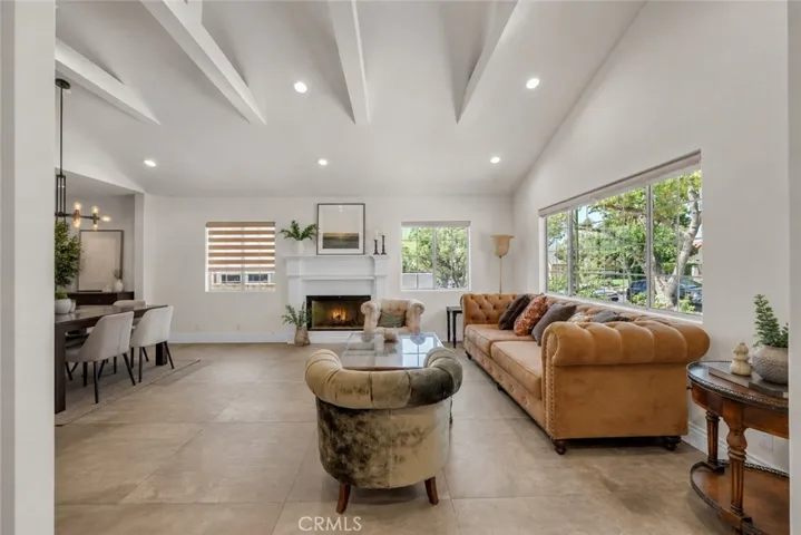 924 E Tujunga, Burbank, California 91501 — photo 4