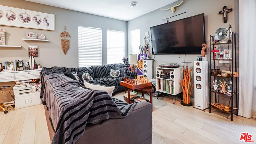 27045 Trail View Lane, Valencia, California 91381 — photo 5