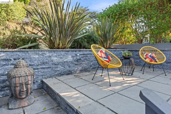 6305 Melville Dr, Oakland, California 94611 — photo 4