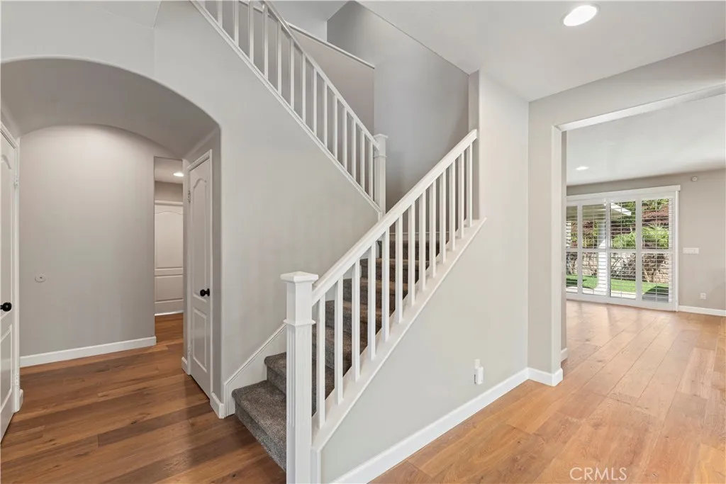 Good flow and layout. Nice floors and paint. Good flow and layout. Nice floors and paint.