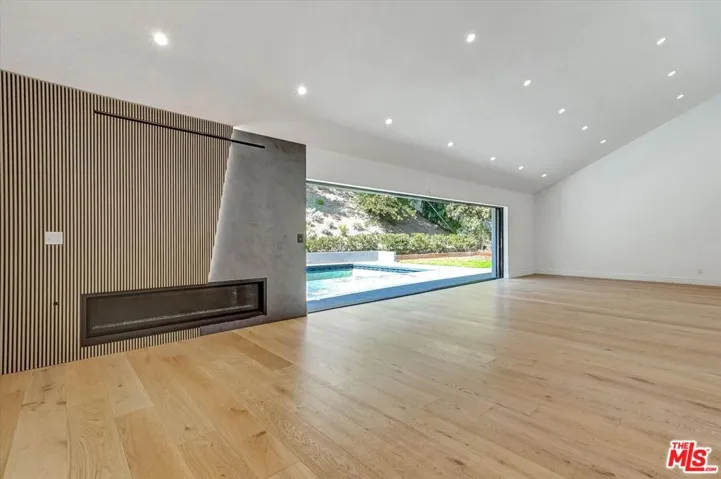 3855 Corbin Avenue, Los Angeles, California 91356 — photo 5