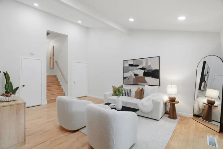 10977 Northseal Square, Cupertino, California 95014 — photo 4