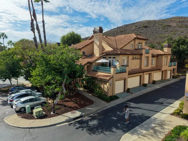 12616 Springbrook Drive Unit D, San Diego, California 92128 — photo 4