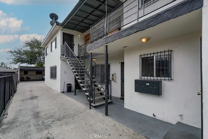116 E Alondra, Compton, California 90220 — photo 4
