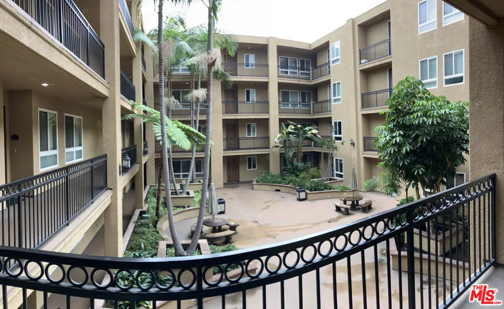 Court Yard Court Yard