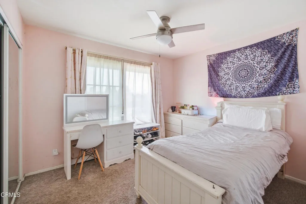 31_bedroom