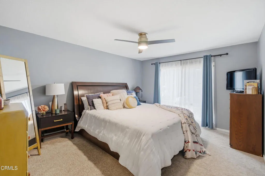 24_bedroom