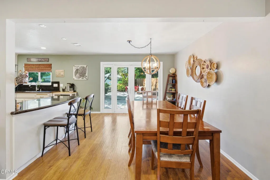 15_dining area