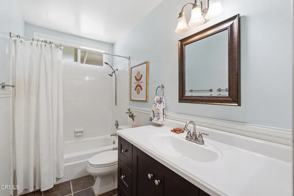 32_bathroom