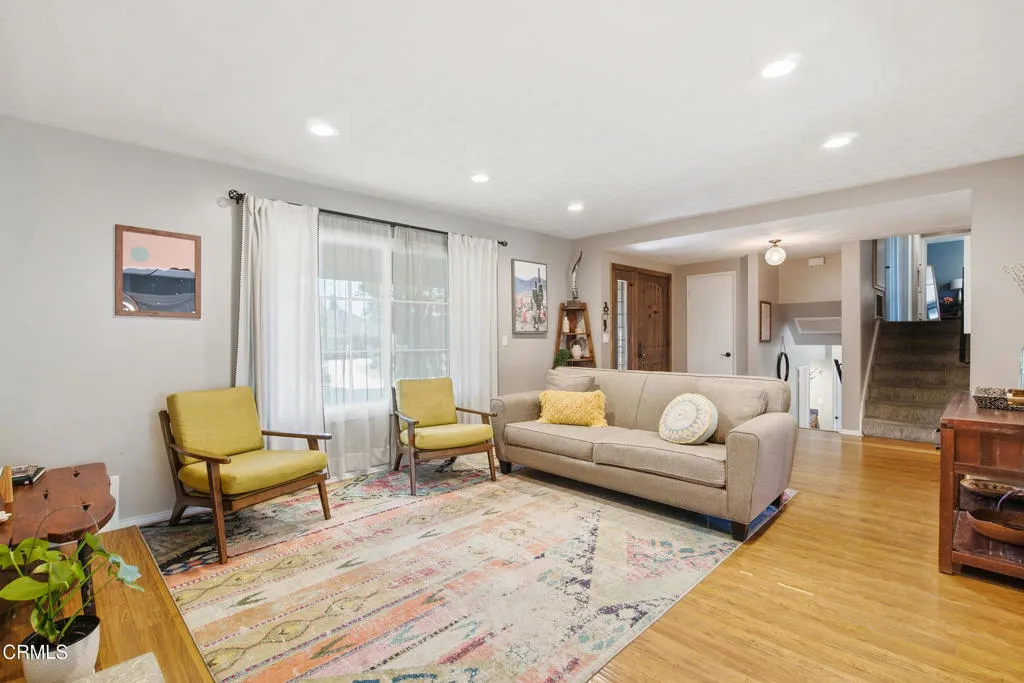 13_living room
