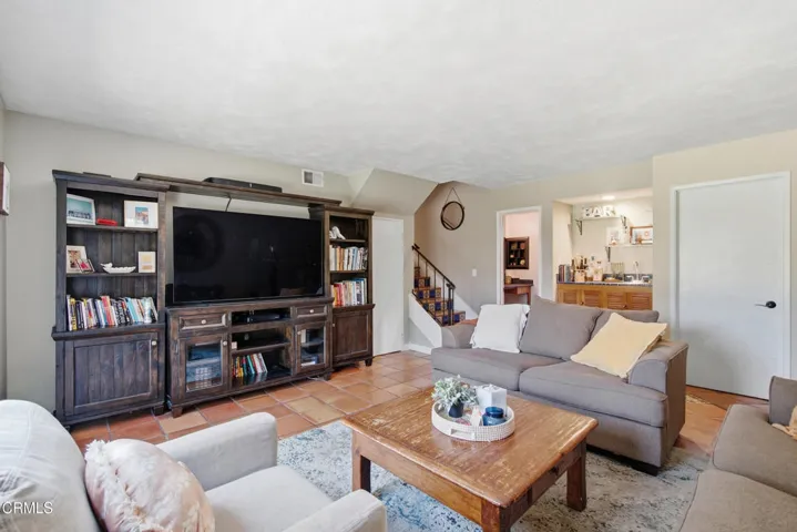 38_family room
