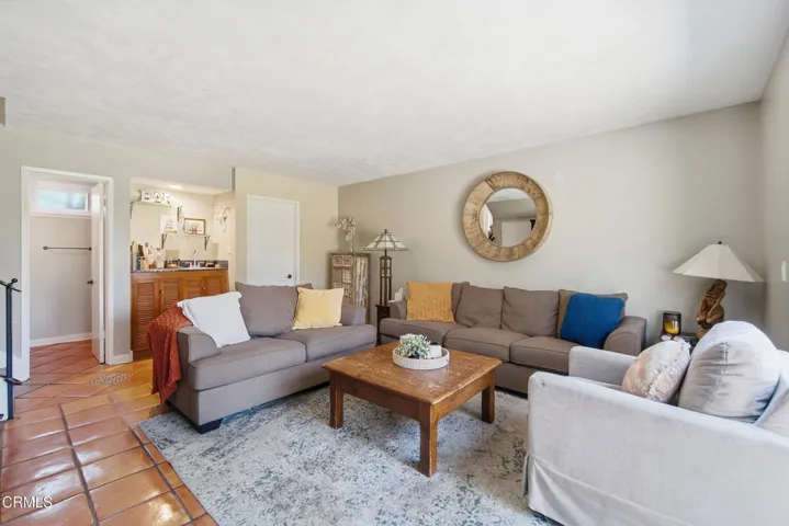 37_family room