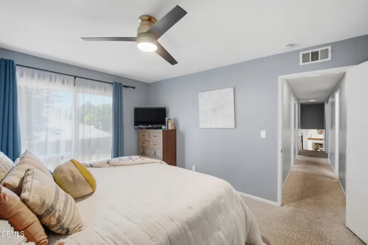 25_bedroom