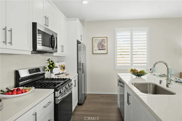 1561 E Holguin Street, Lancaster, California 93534 — photo 5