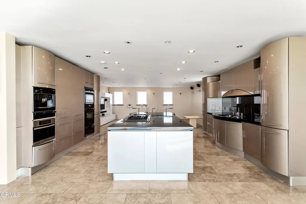 4015 Ocean Drive MLS (34 of 61) 4015 Ocean Drive MLS (34 of 61)