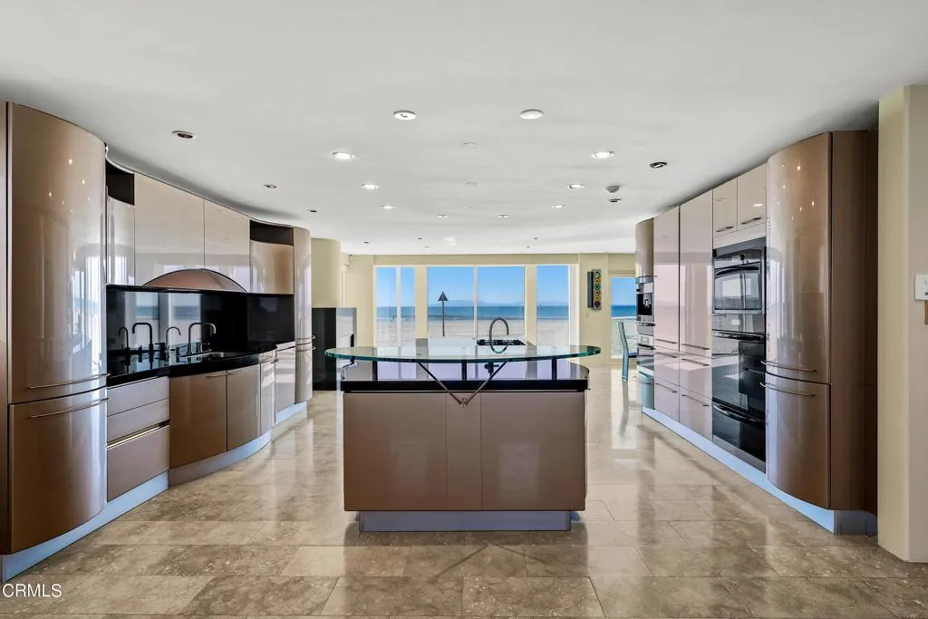 4015 Ocean Drive MLS (40 of 61) 4015 Ocean Drive MLS (40 of 61)