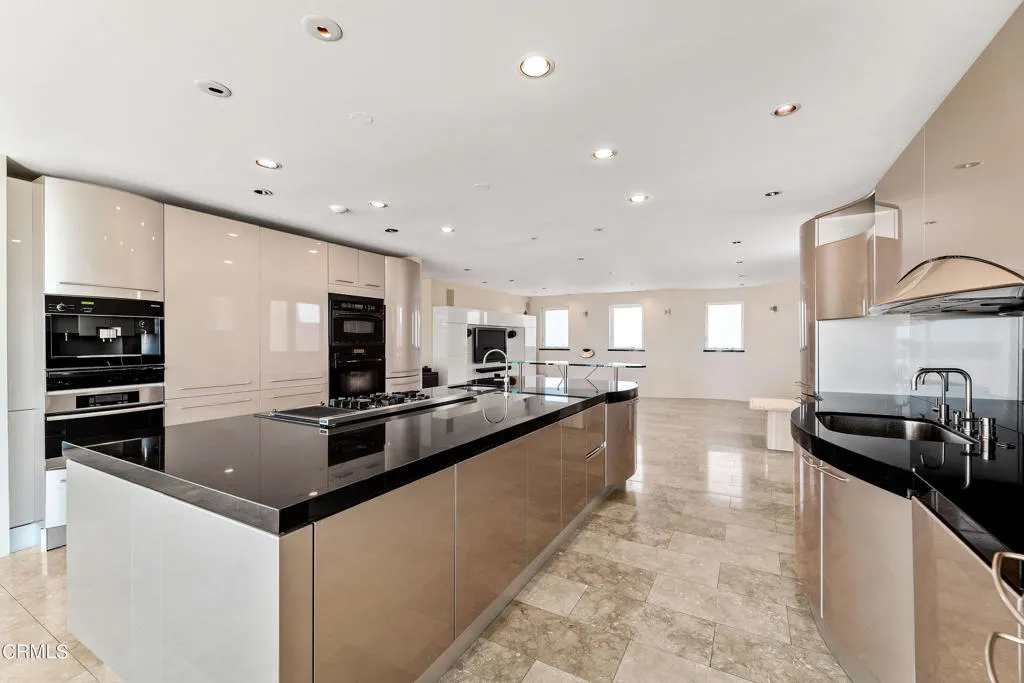 4015 Ocean Drive MLS (33 of 61) 4015 Ocean Drive MLS (33 of 61)