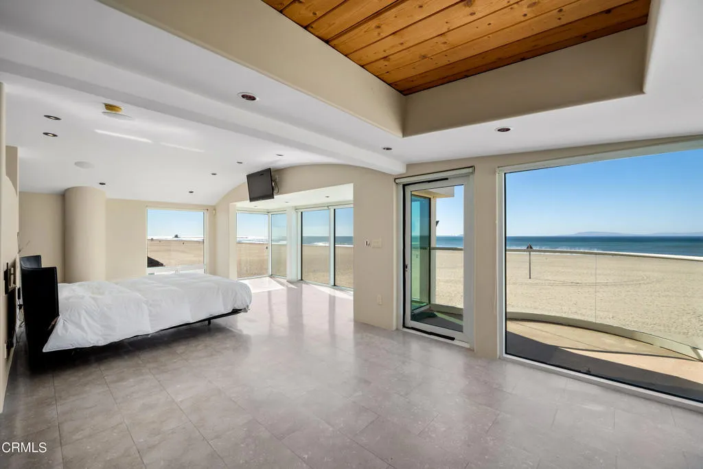 4015 Ocean Drive MLS (13 of 61) 4015 Ocean Drive MLS (13 of 61)