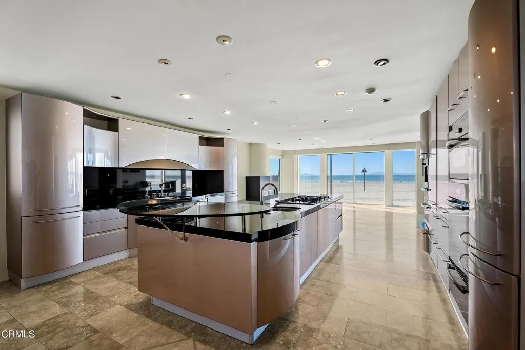 4015 Ocean Drive MLS (38 of 61) 4015 Ocean Drive MLS (38 of 61)