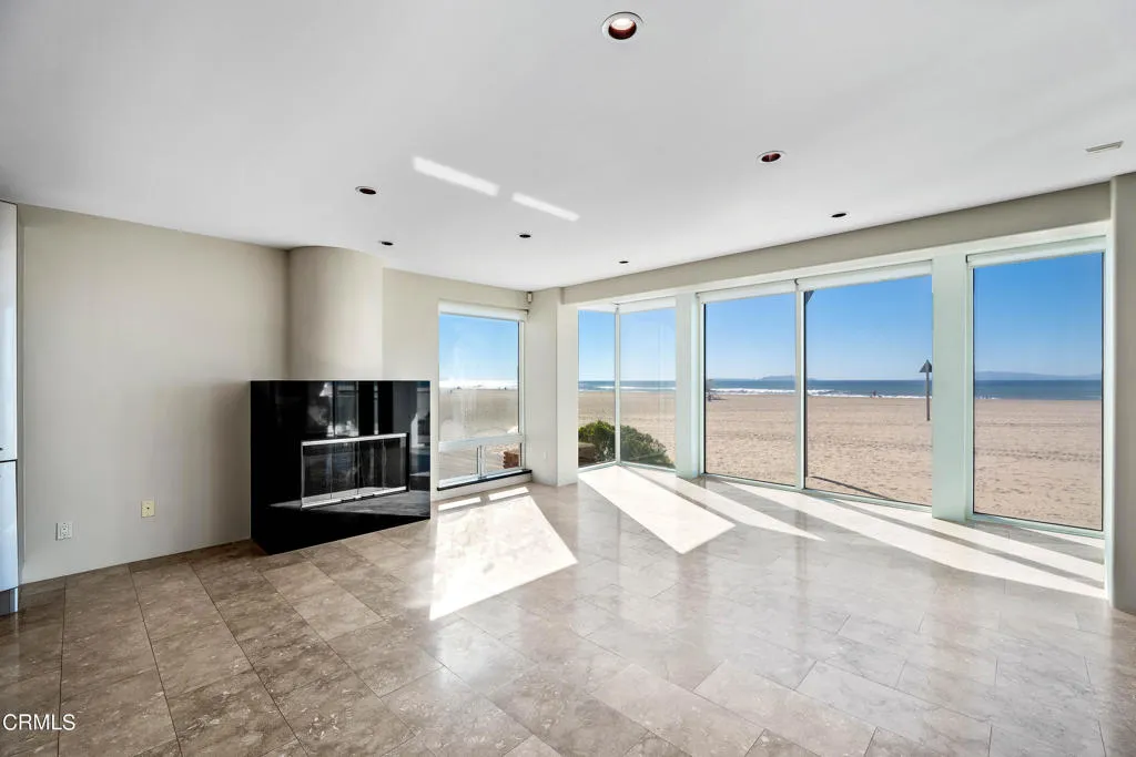 4015 Ocean Drive MLS (32 of 61) 4015 Ocean Drive MLS (32 of 61)