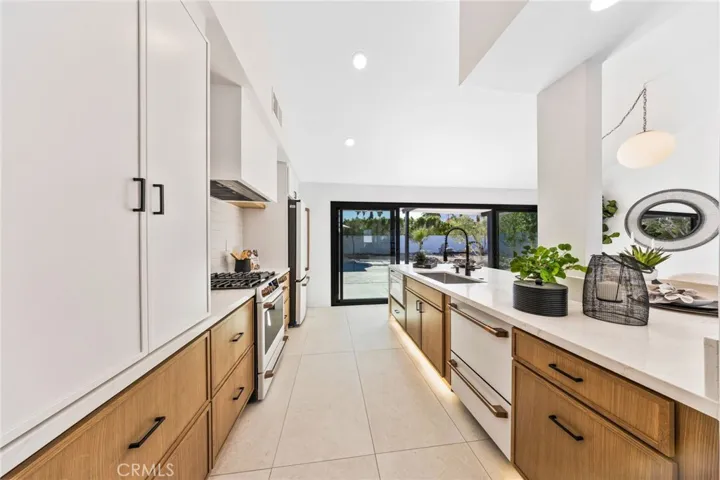 1033 E Via Escuela, Palm Springs, California 92262 — photo 4