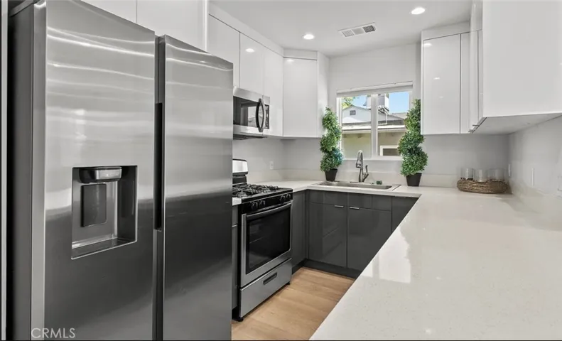 1525 N Screenland Drive, Burbank, California 91505 — photo 4