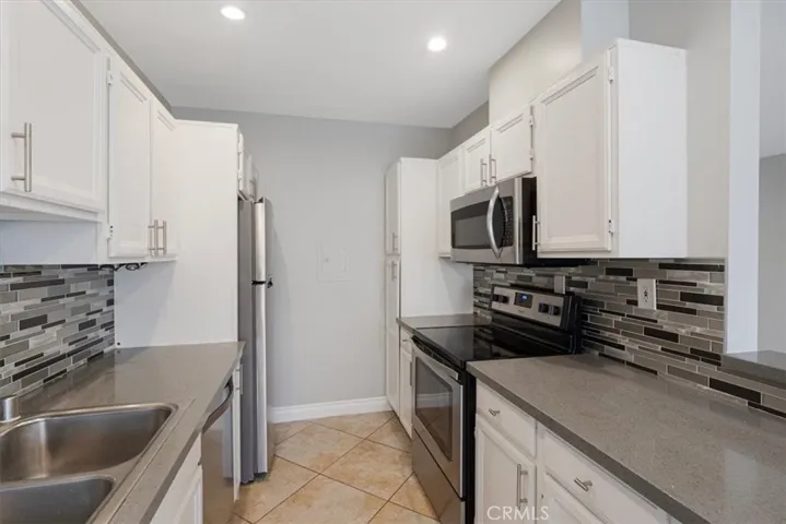 5328 Newcastle Avenue 54, Encino, California 91316 — photo 5