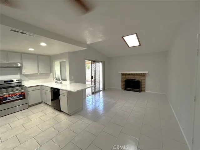 252 W Payson, Azusa, California 91702 — photo 4