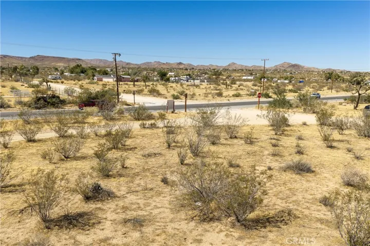 141 Old Woman Springs Road, Yucca Valley, California 92285 — photo 5