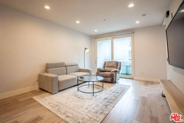 1234 Wilshire Boulevard 330, Los Angeles, California 90017 — photo 5