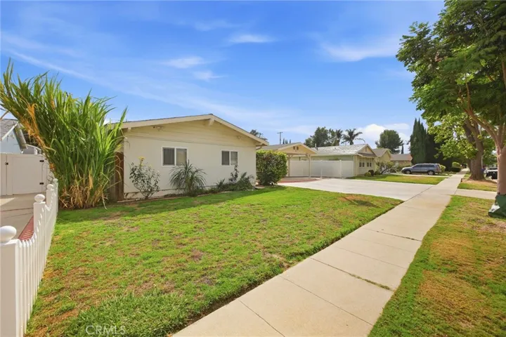 22248 Leadwell, Canoga Park, California 91303 — photo 5
