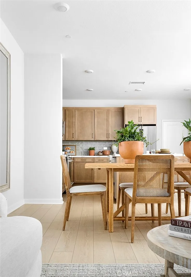 Model home photos for illustration only. Actual home finishes, features, and upgrades may vary. Model home photos for illustration only. Actual home finishes, features, and upgrades may vary.