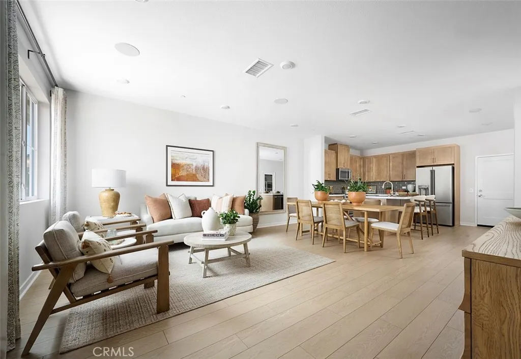 Model home photos for illustration only. Actual home finishes, features, and upgrades may vary. Model home photos for illustration only. Actual home finishes, features, and upgrades may vary.